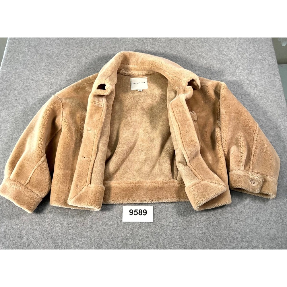 American‎ Eagle Outfitters Jacket Womens Medium Beige Faux Fur Winter Warm